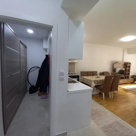 Apartment New Lux In Makedonia